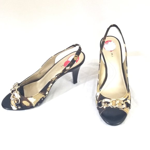 Tahari Shoes - 3/$25 NWOB Tahari  6M Charlotte Heels Slingback